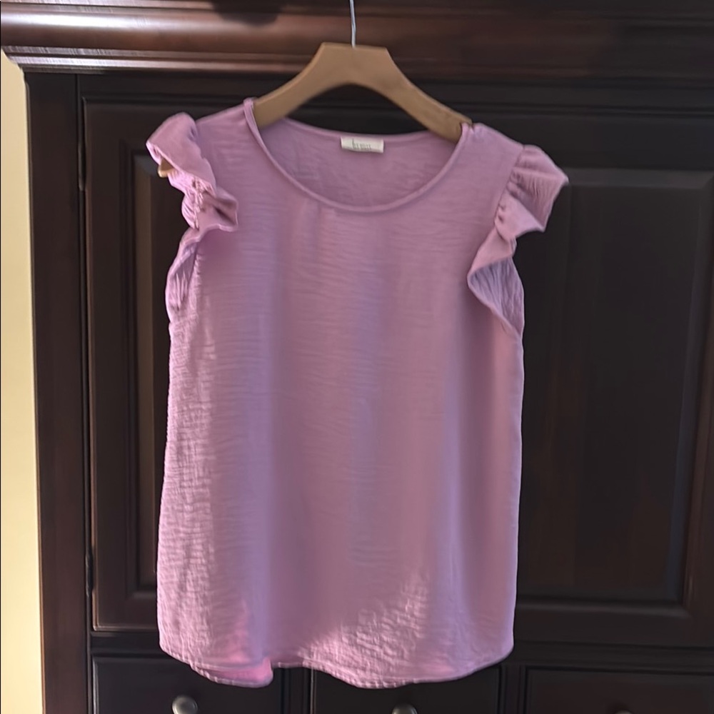 Lavender Ruffle Sleeve Top size large textured